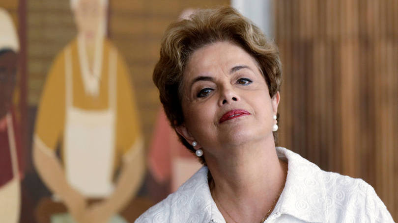 Senado aprova jugalmento e Dilma vira ré no impeachment