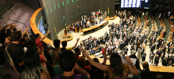 Brasília - Presidente da Câmara, Rodrigo Maia manteve manifestantes nas galerias, contanto que não se manifestem com palavras desrespeitosas contra os deputados favoráveis à PEC241 (Fabio Rodrigues Pozzebom/Agência Brasil)